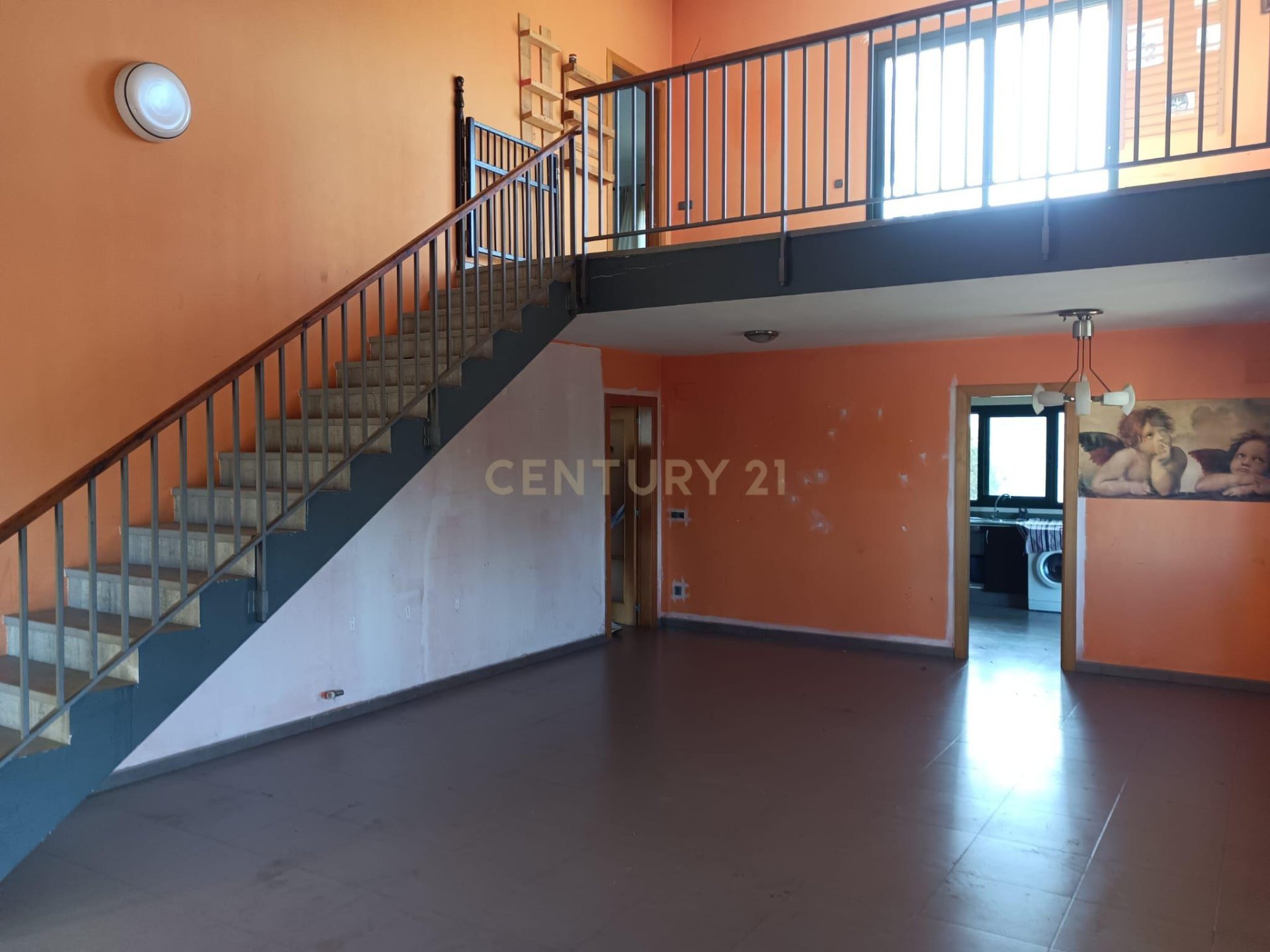 Hus i Seva, Barcelona, Spanien 4 sovrum, 238 kvm. Nr. 193831