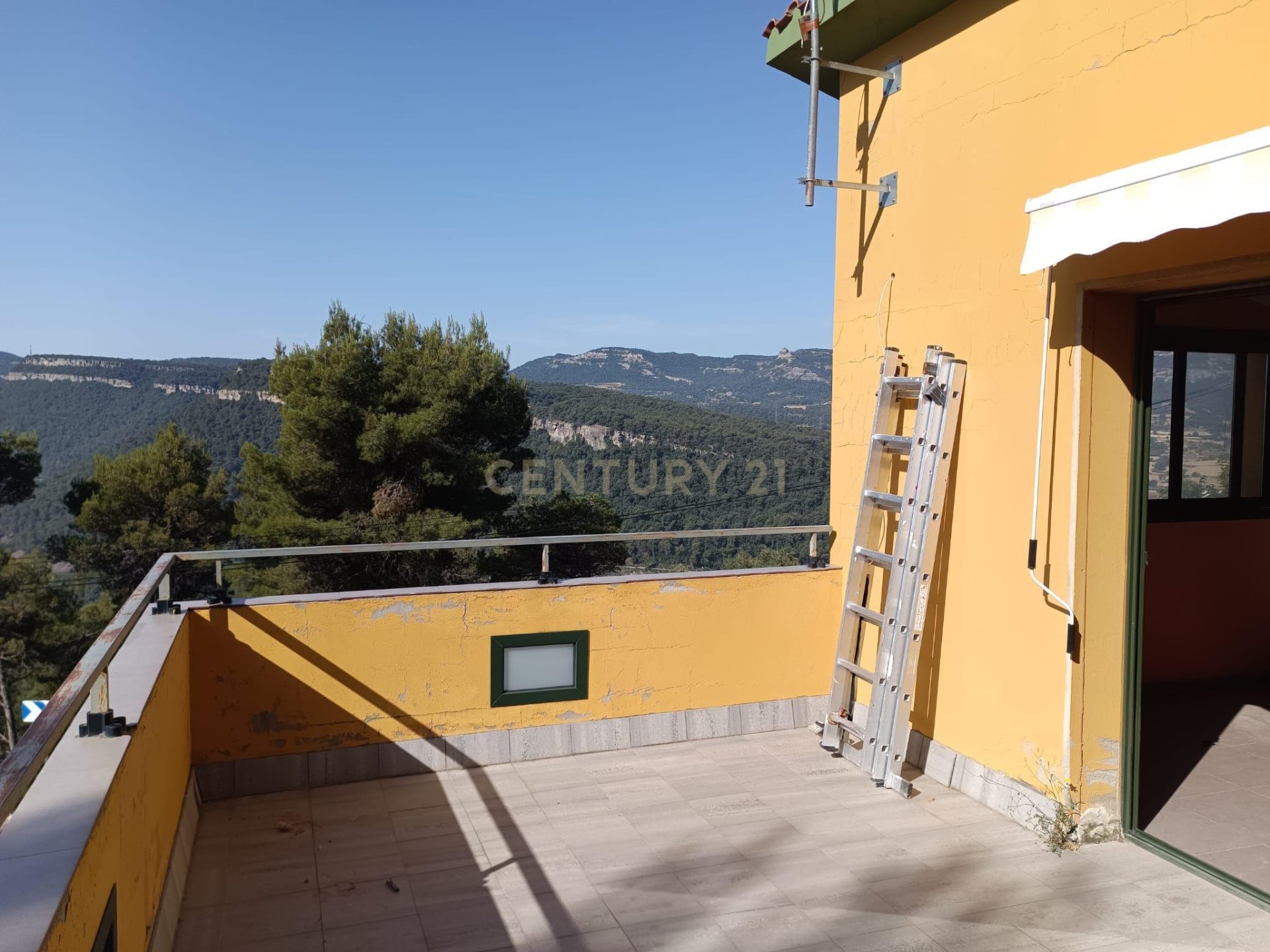 Hus i Seva, Barcelona, Spanien 4 sovrum, 238 kvm. Nr. 193831