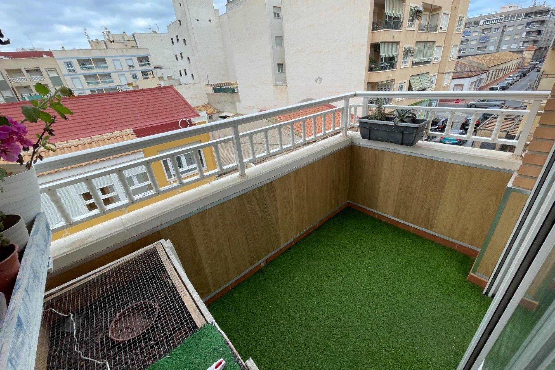 Apartment in Torrevieja, Alicante, Spain 4 bedrooms, 110 sq.m. No. 142717