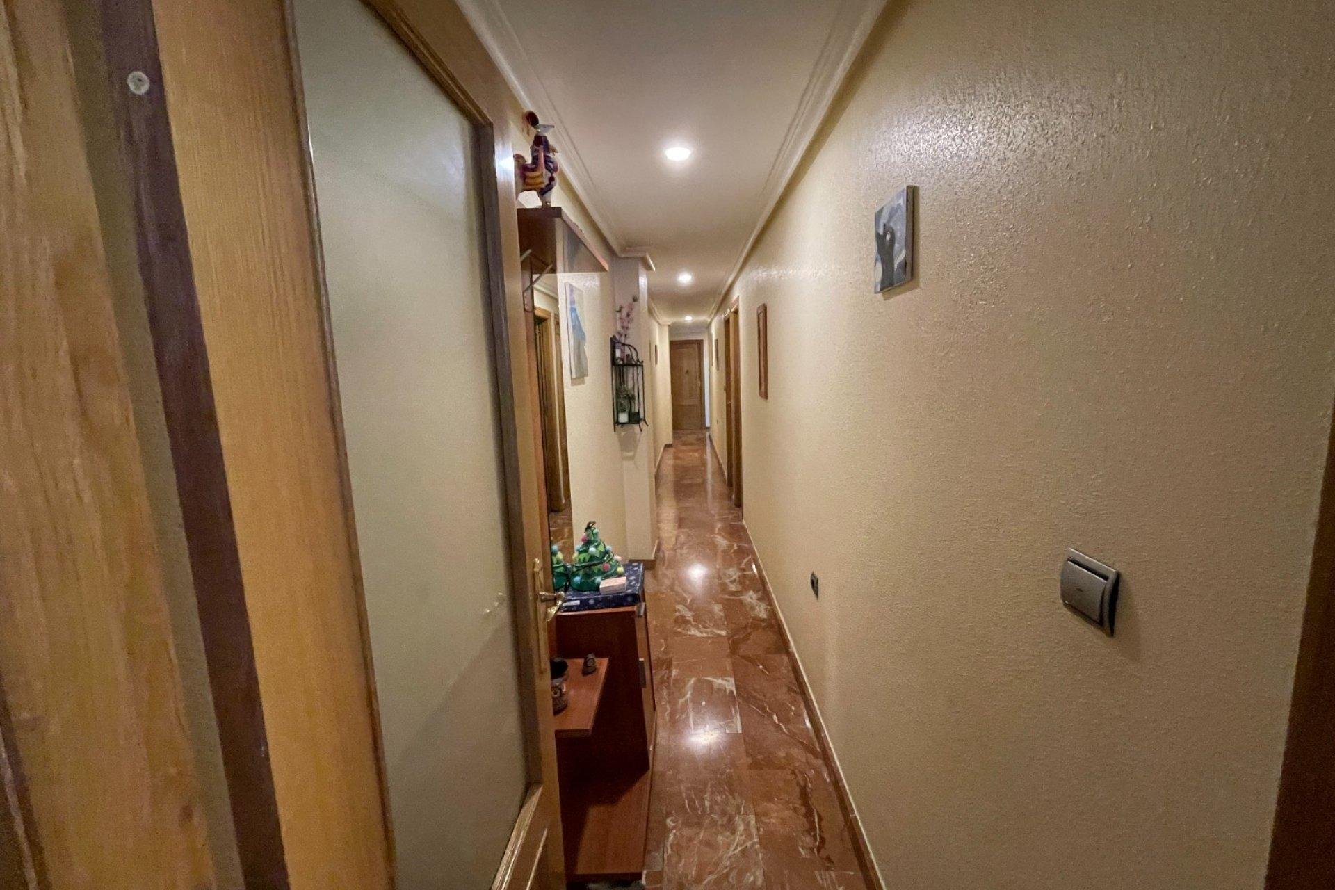 Apartment in Torrevieja, Alicante, Spain 4 bedrooms, 110 sq.m. No. 142717
