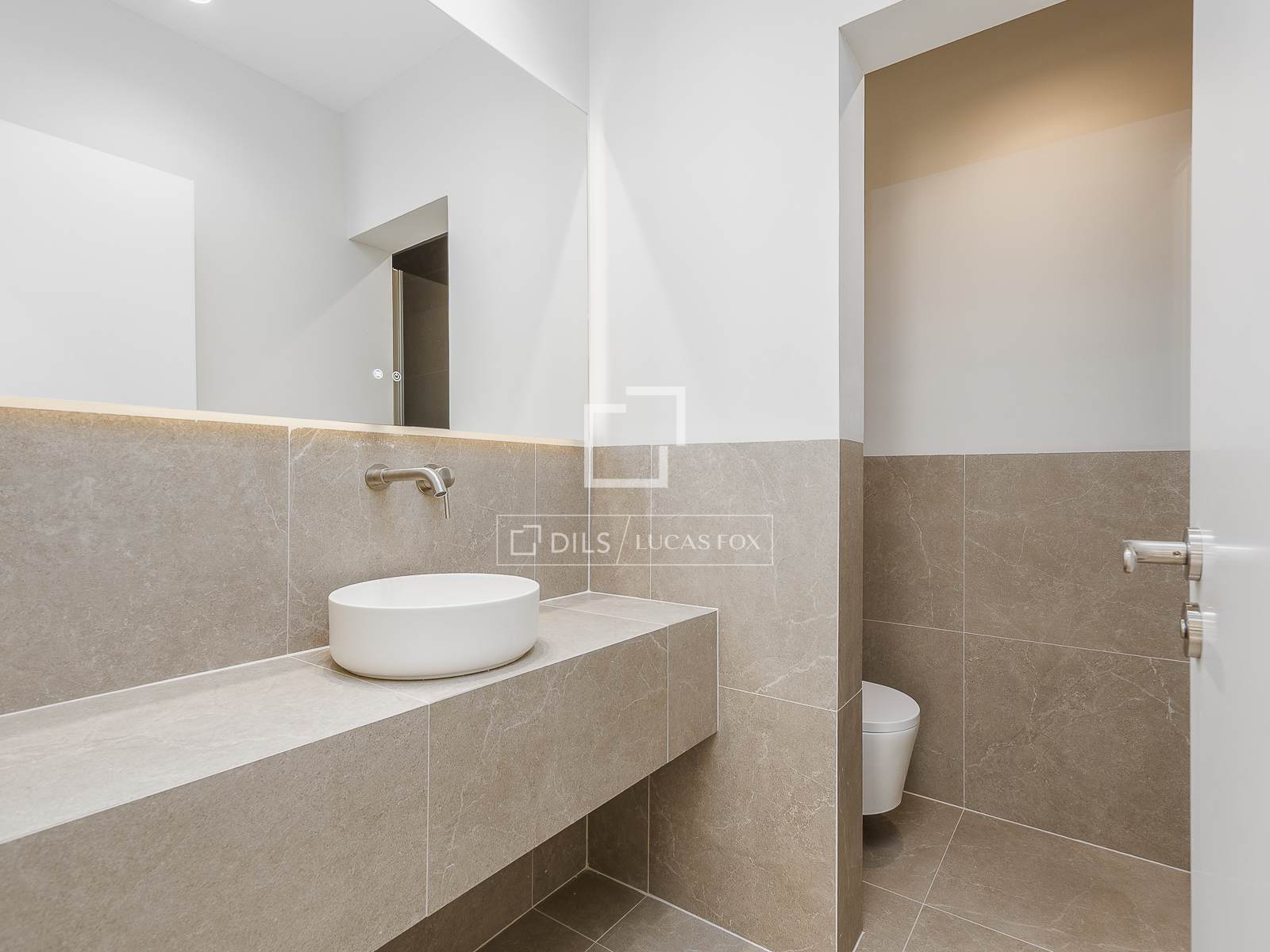 Apartamento en Barcelona, España 3 dormitorios, 84 m2 No. 150668
