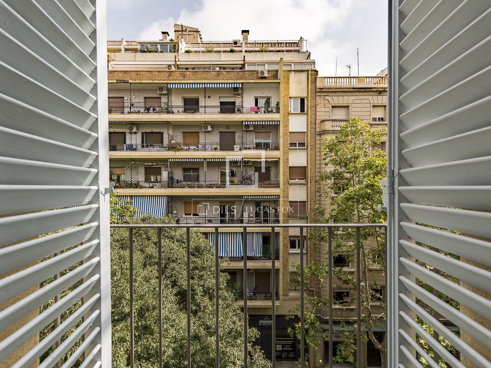 Apartamento en Barcelona, España 3 dormitorios, 84 m2 No. 150668