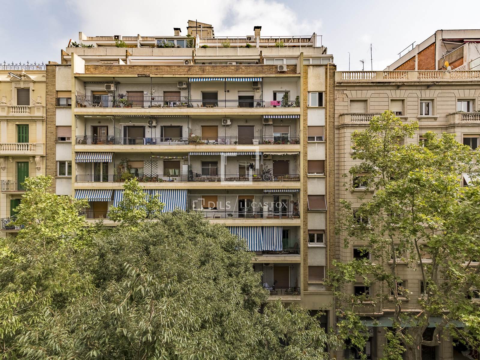 Apartamento en Barcelona, España 3 dormitorios, 84 m2 No. 150668