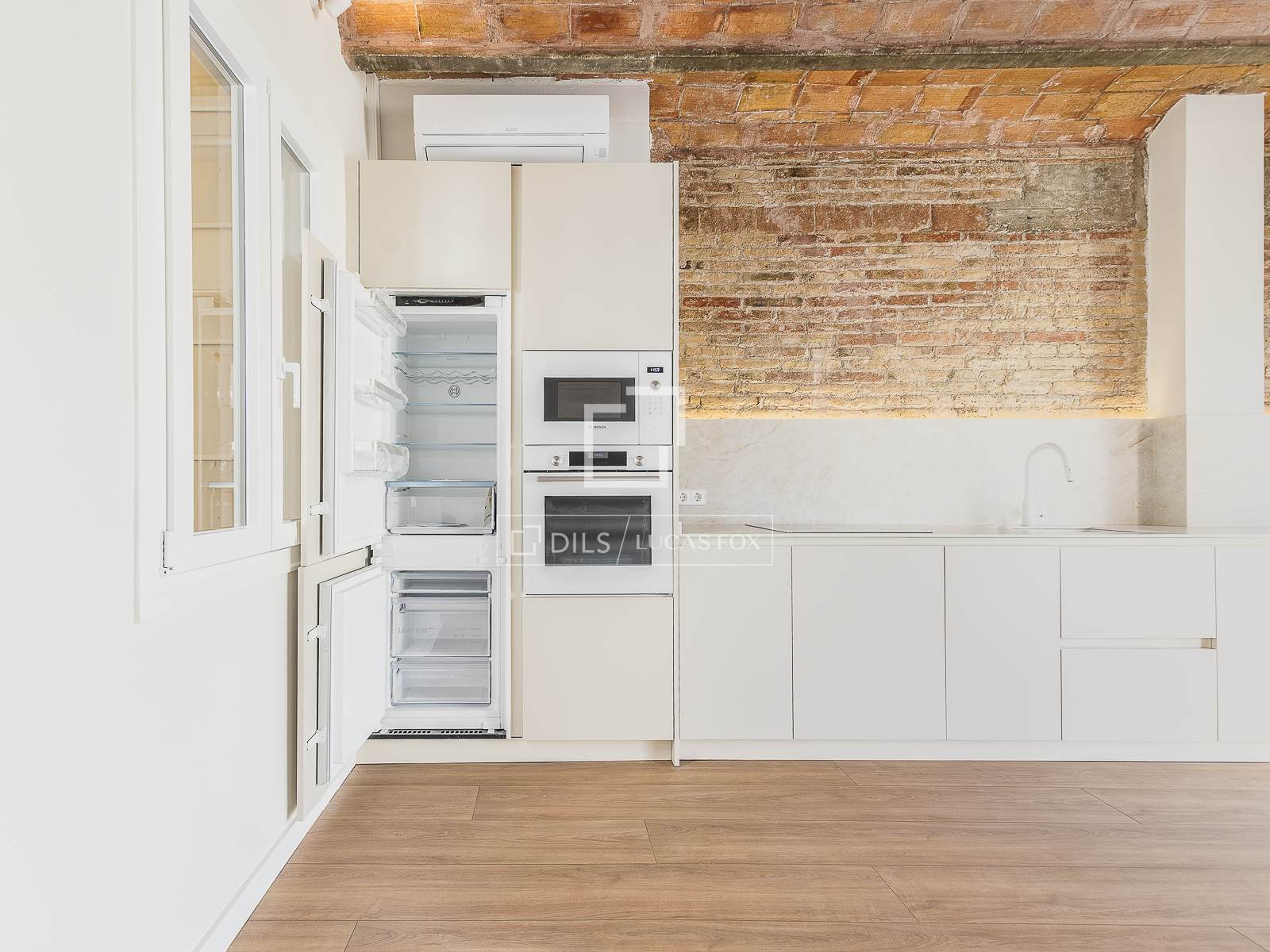 Apartamento en Barcelona, España 3 dormitorios, 84 m2 No. 150668