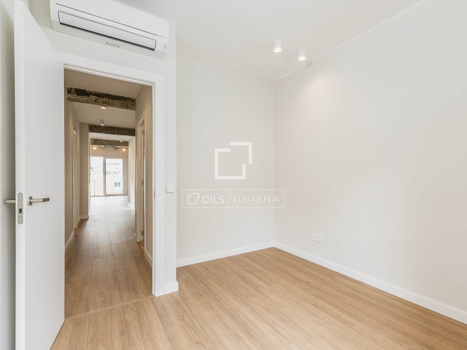 Apartamento en Barcelona, España 3 dormitorios, 84 m2 No. 150668