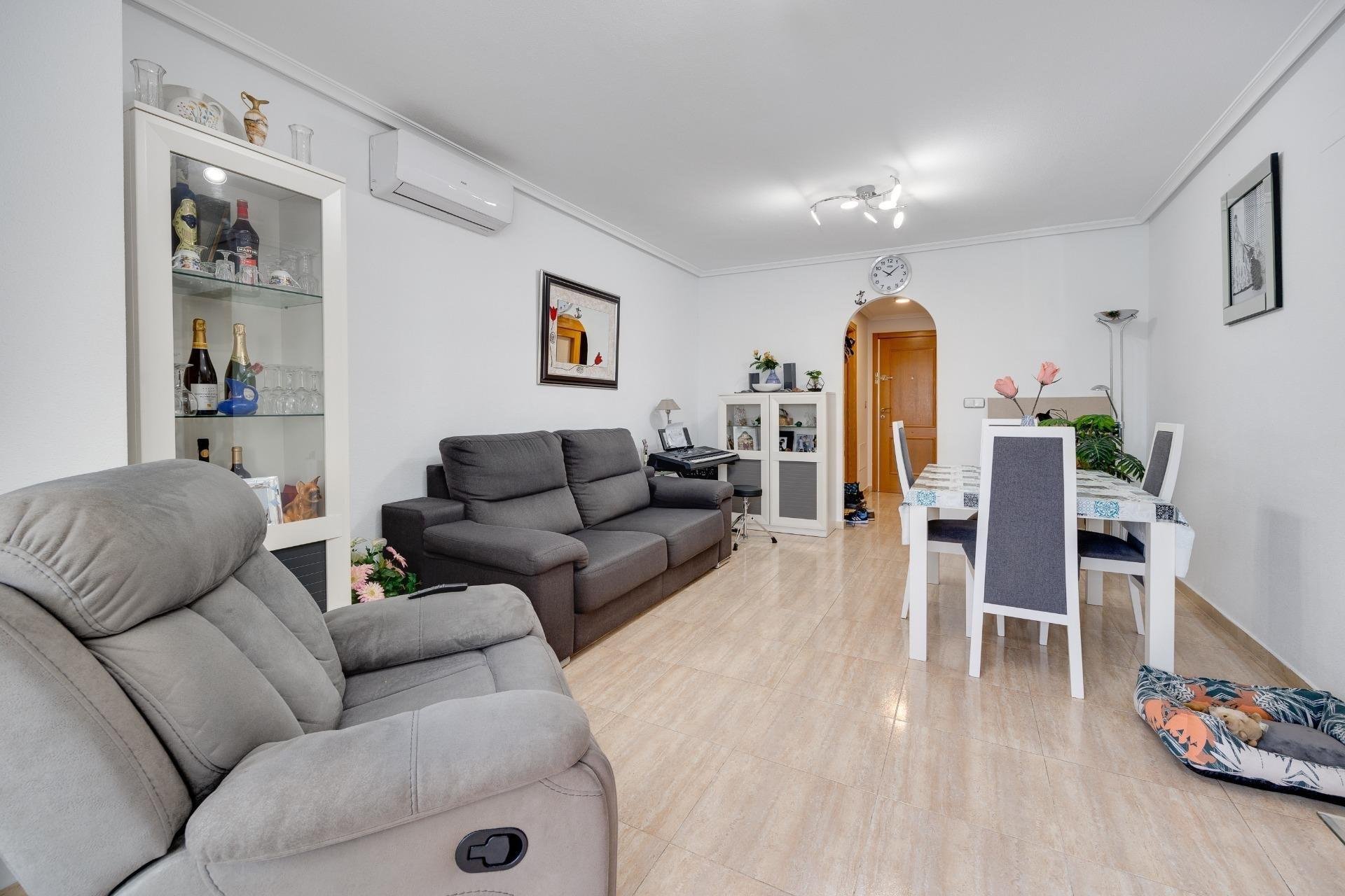 Квартира в Торревьеха, Аликанте, Испания 2 спальни, 80м2 №177527