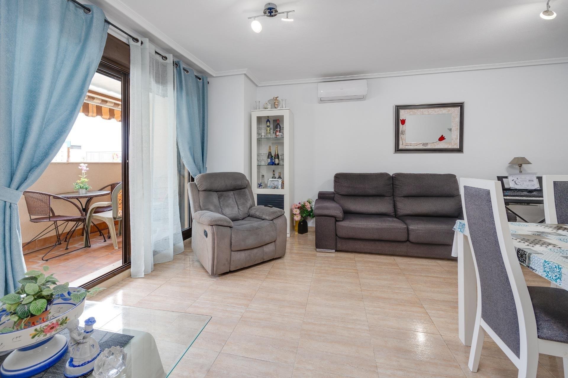 Квартира в Торревьеха, Аликанте, Испания 2 спальни, 80м2 №177527