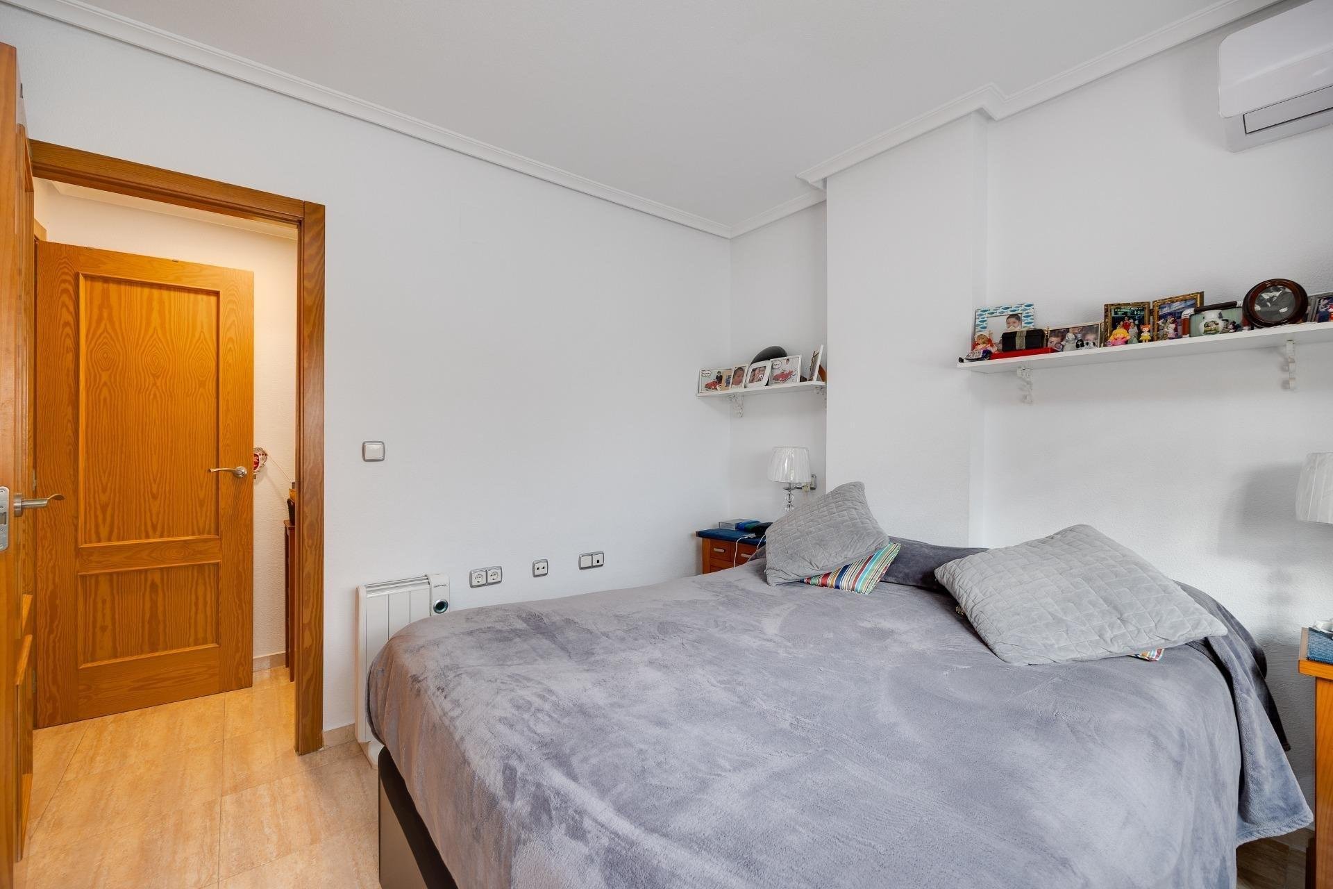 Квартира в Торревьеха, Аликанте, Испания 2 спальни, 80м2 №177527