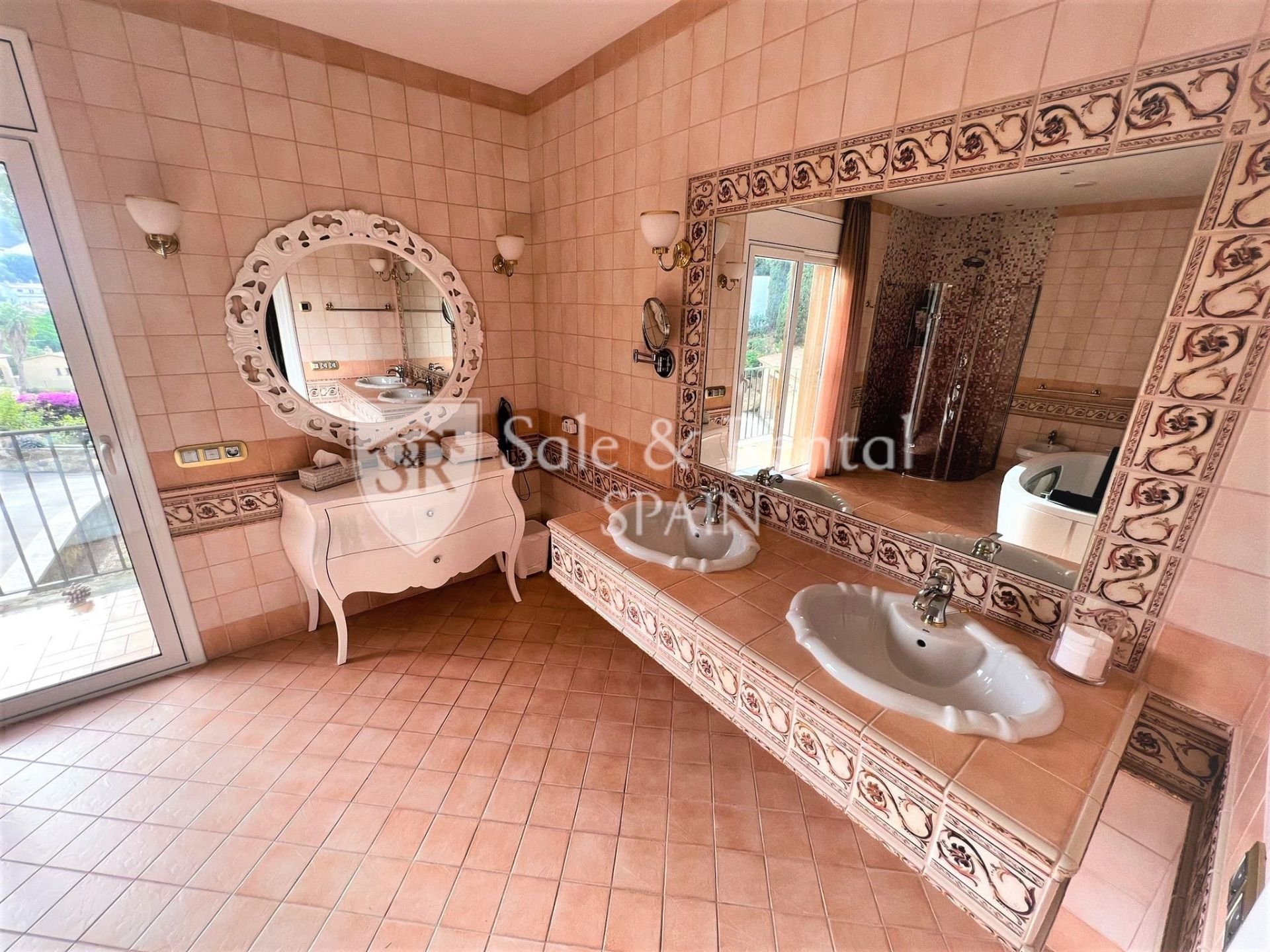 House in Sant Feliu de Guixols, Girona, Spain 10 bedrooms, 1323 sq.m. No. 166496