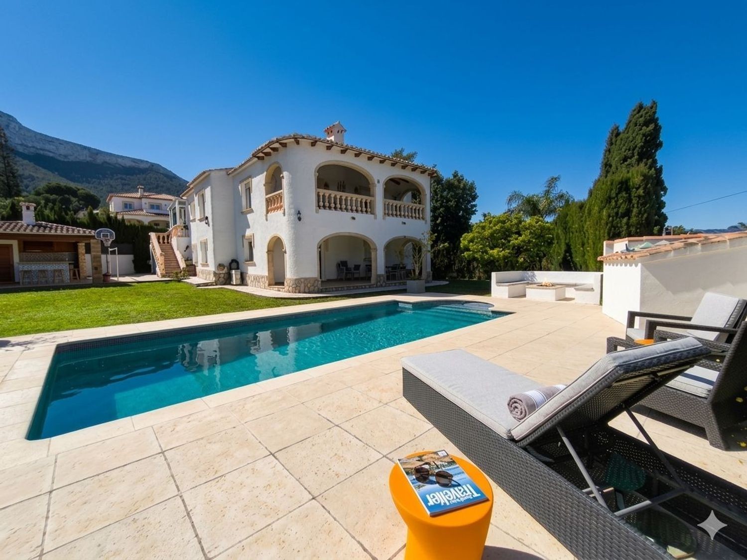 Villa à Denia, Alicante, Espagne 3 chambres, 330 m2 No. 195663