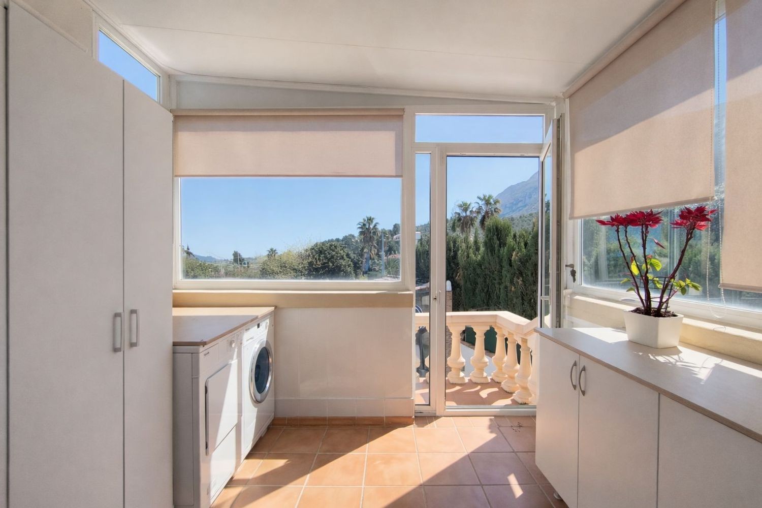 Villa à Denia, Alicante, Espagne 3 chambres, 330 m2 No. 195663