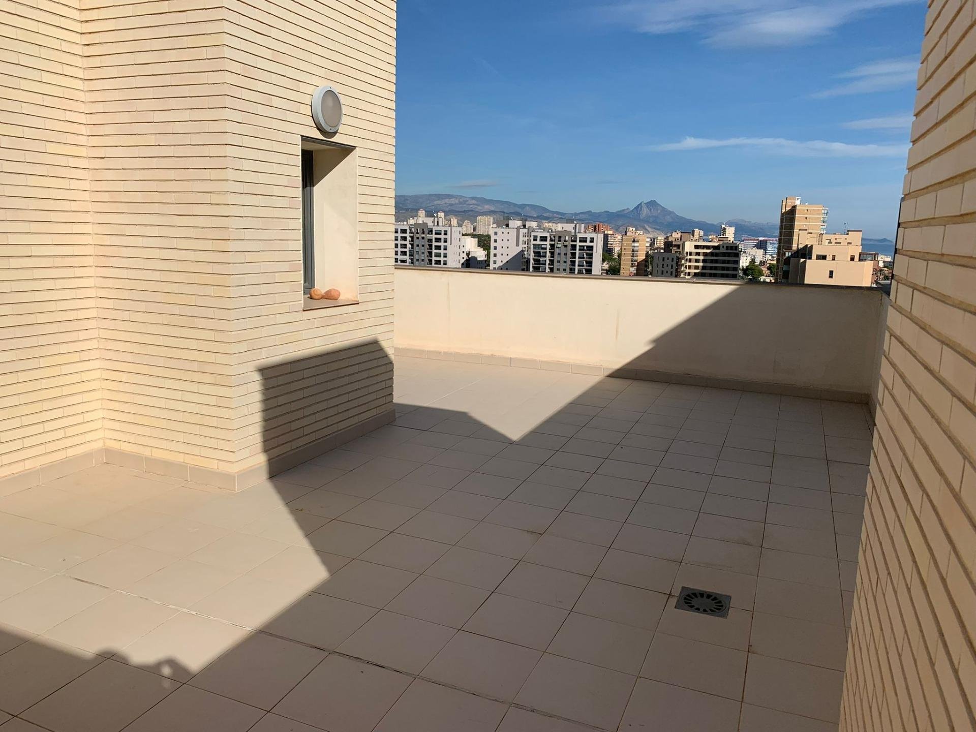 Penthouse in Alicante, Spain 4 bedrooms, 190 sq.m. No. 166575