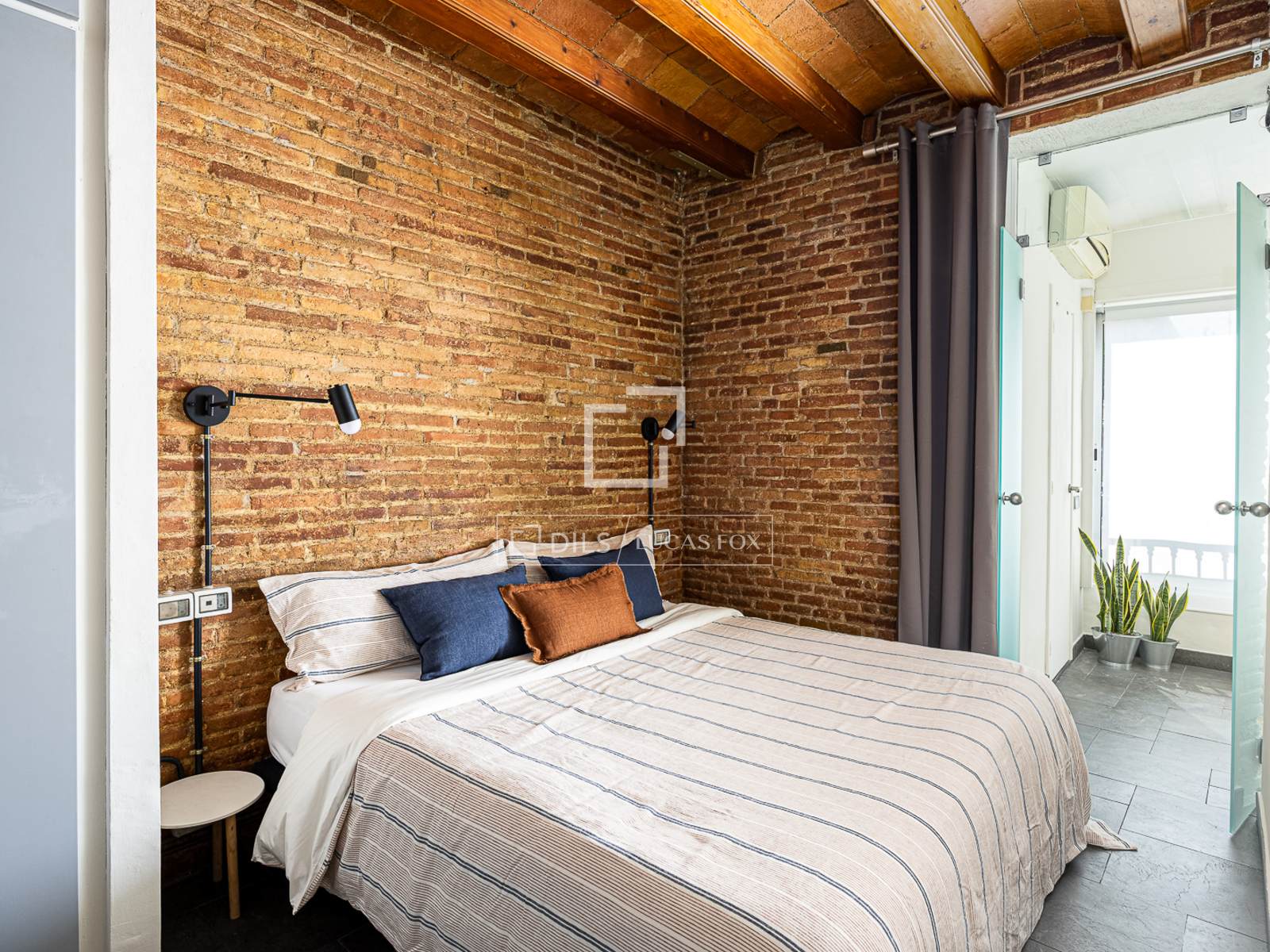 Dzīvoklis Barcelona, Spānijā 2 istabas, 104 m2 Nr. 192848