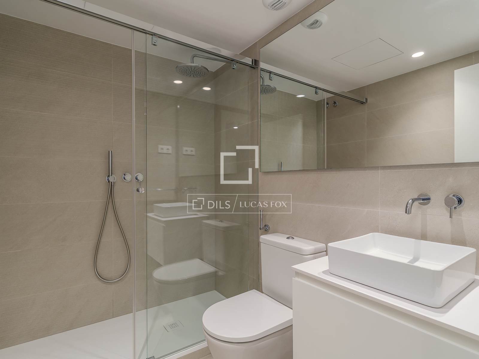 Dzīvoklis Barcelona, Spānijā 2 istabas, 74 m2 Nr. 192851