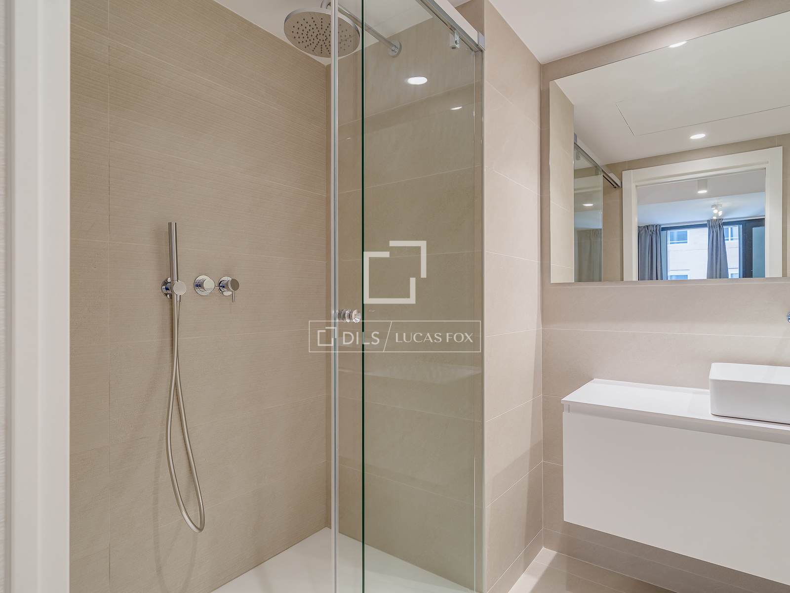 Dzīvoklis Barcelona, Spānijā 2 istabas, 74 m2 Nr. 192851