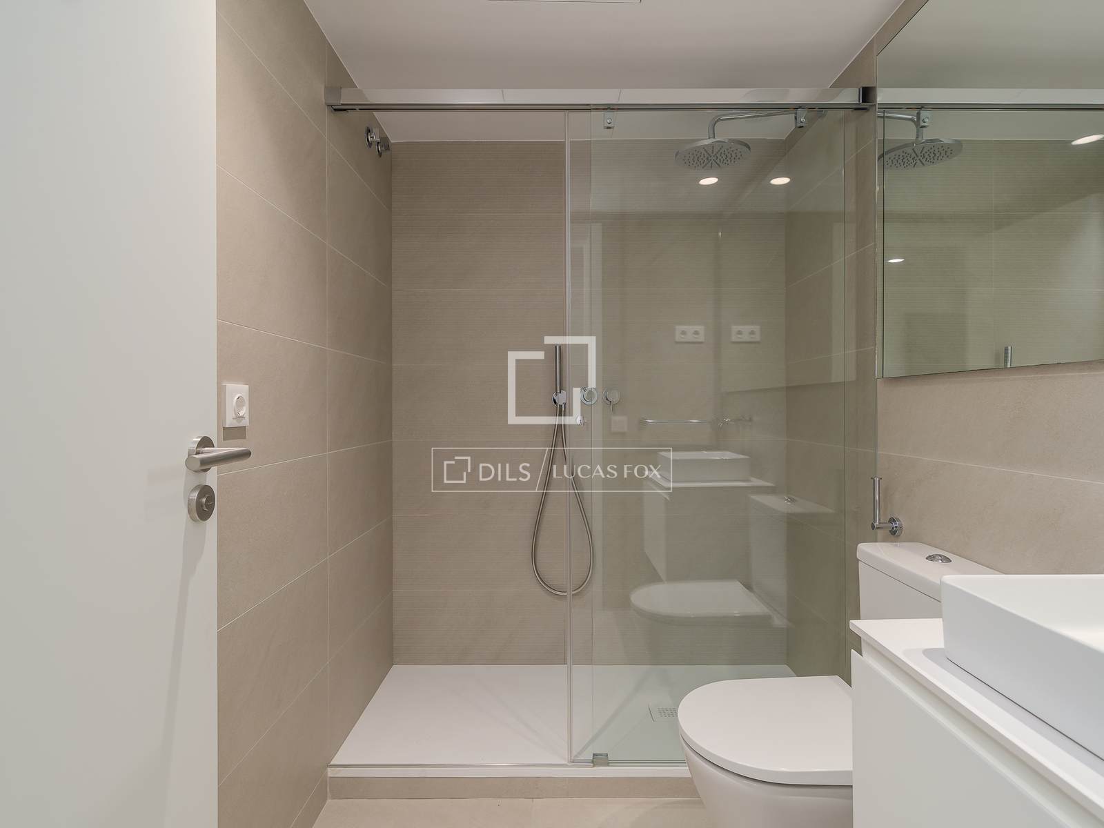 Dzīvoklis Barcelona, Spānijā 2 istabas, 74 m2 Nr. 192851