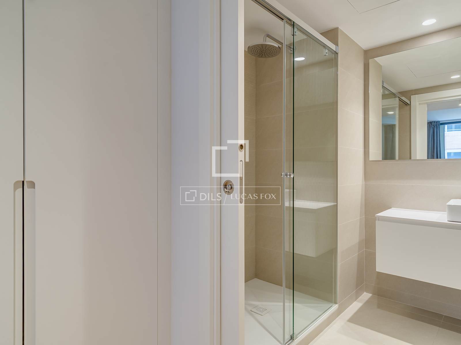 Dzīvoklis Barcelona, Spānijā 2 istabas, 74 m2 Nr. 192851