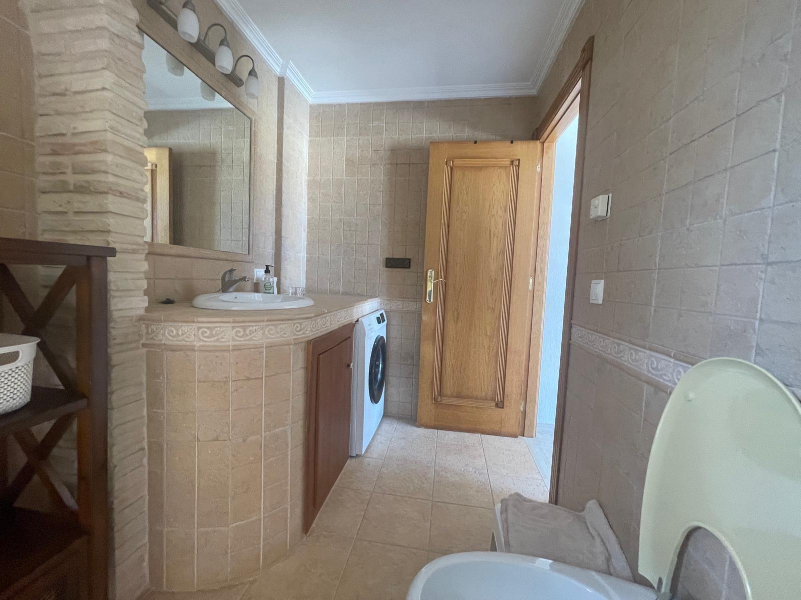 House in Torrevieja, Alicante, Spain 5 bedrooms, 161 sq.m. No. 165668