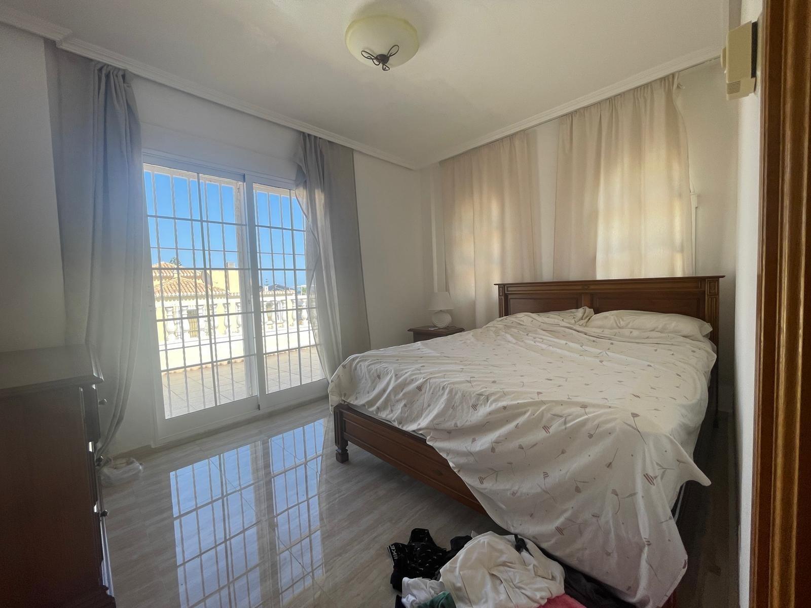 House in Torrevieja, Alicante, Spain 5 bedrooms, 161 sq.m. No. 165668