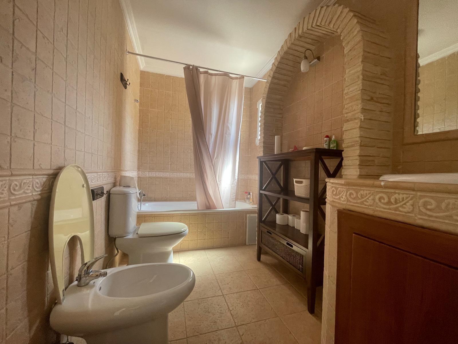 House in Torrevieja, Alicante, Spain 5 bedrooms, 161 sq.m. No. 165668