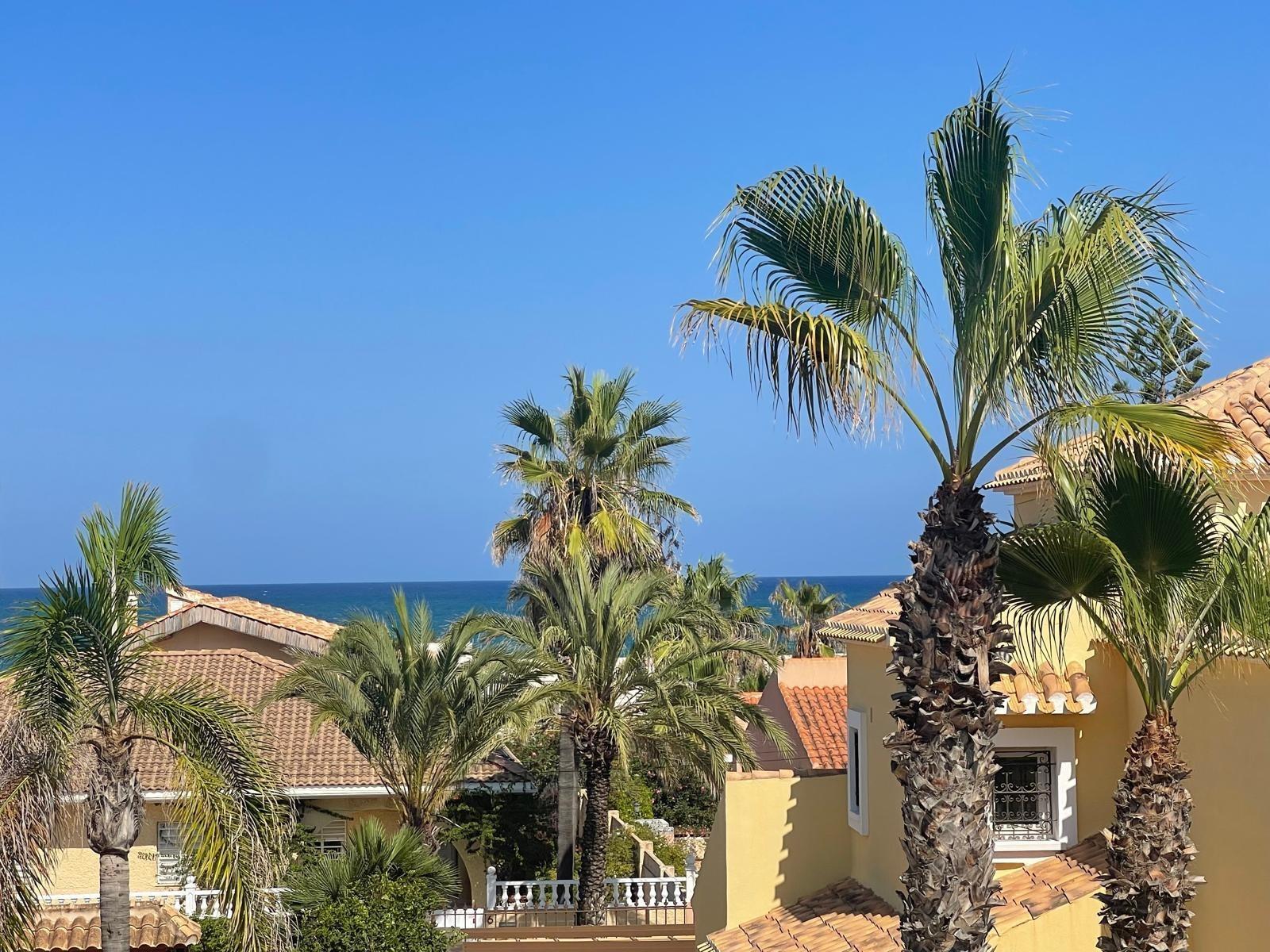 House in Torrevieja, Alicante, Spain 5 bedrooms, 161 sq.m. No. 165668