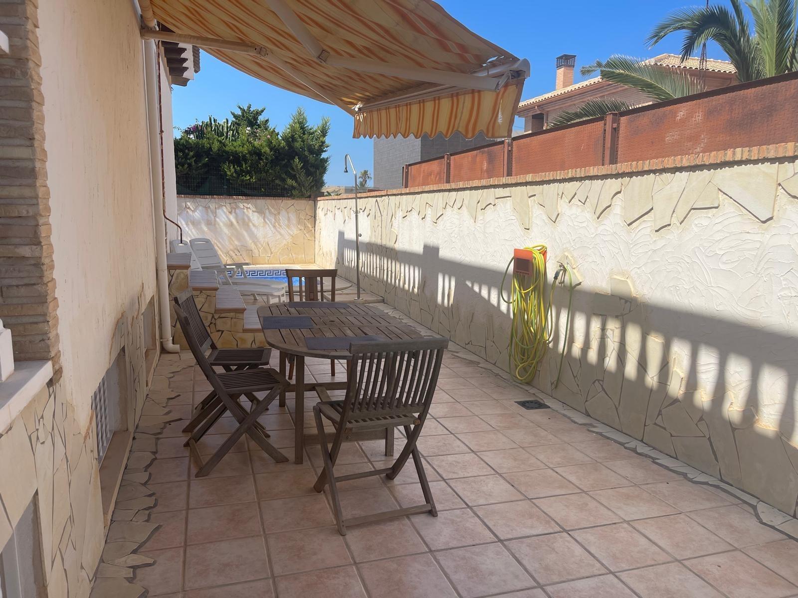 House in Torrevieja, Alicante, Spain 5 bedrooms, 161 sq.m. No. 165668