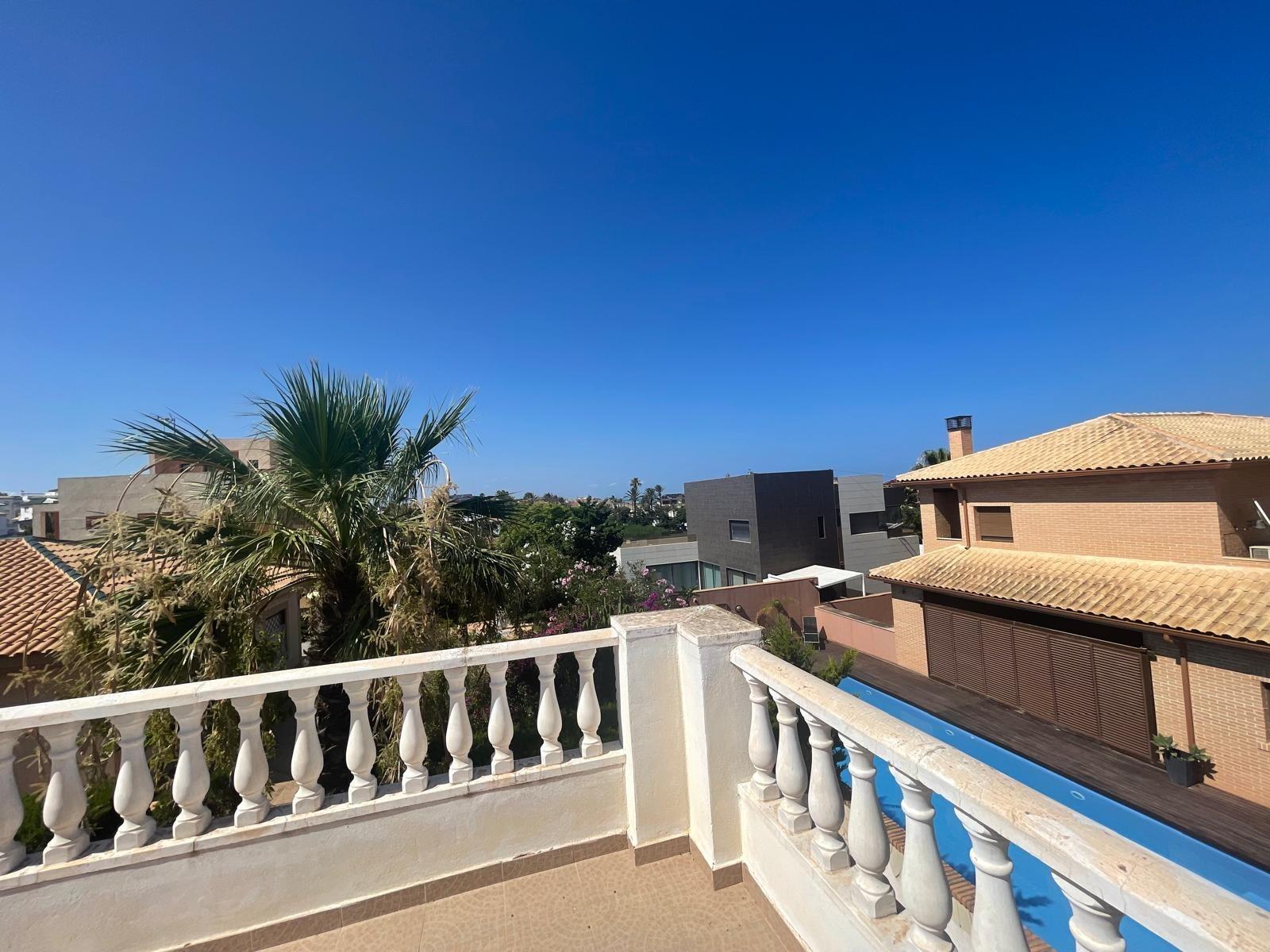 House in Torrevieja, Alicante, Spain 5 bedrooms, 161 sq.m. No. 165668