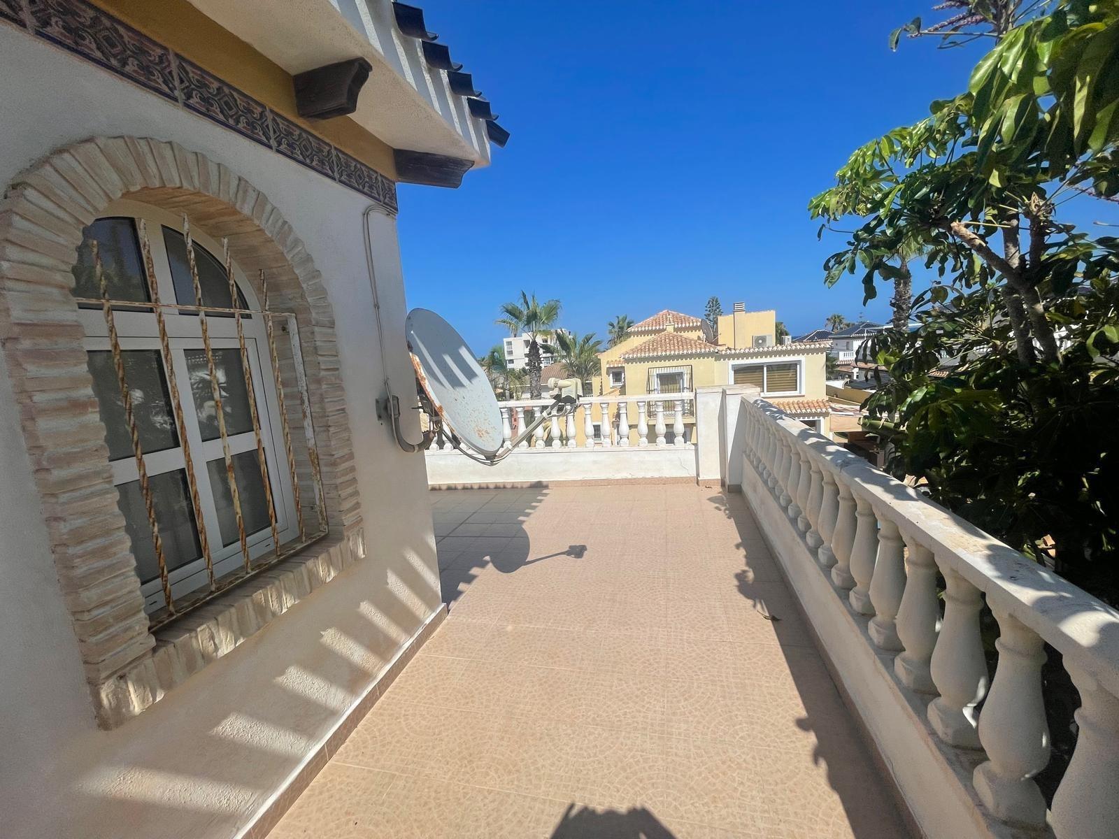 House in Torrevieja, Alicante, Spain 5 bedrooms, 161 sq.m. No. 165668