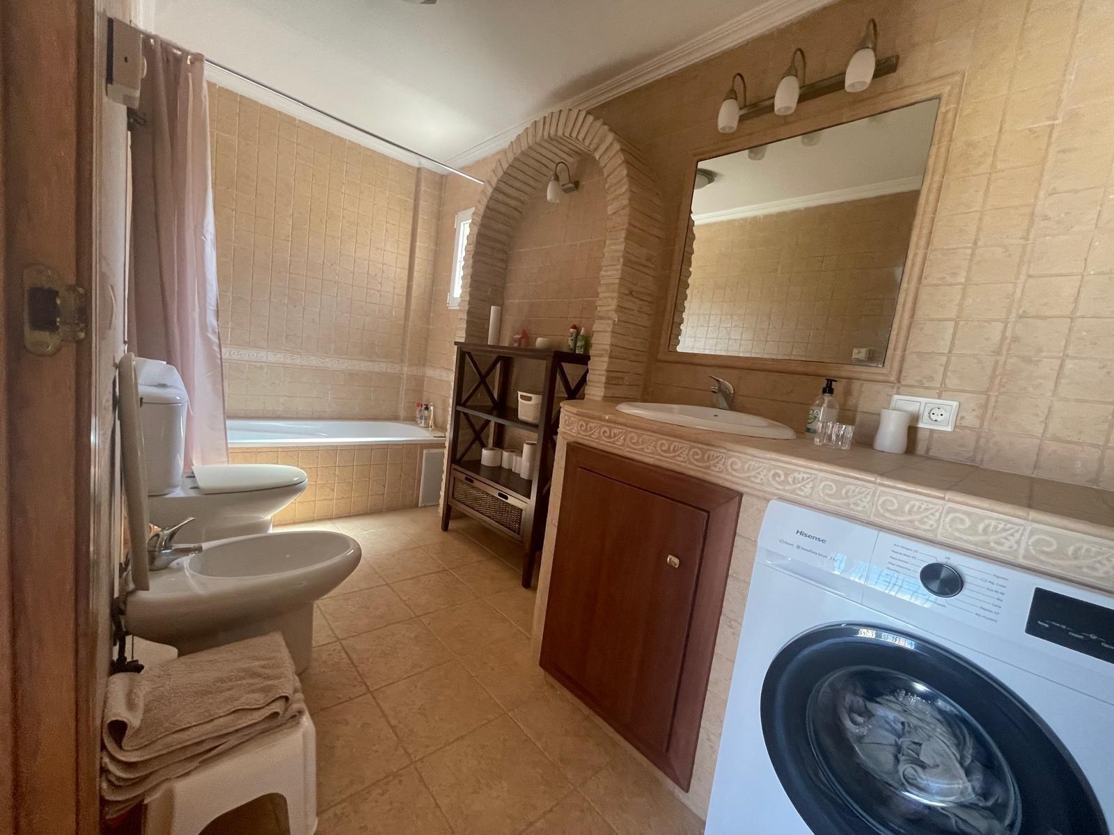 House in Torrevieja, Alicante, Spain 5 bedrooms, 161 sq.m. No. 165668