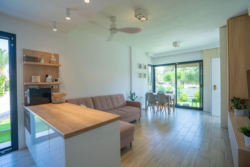 Villa in La Zenia, Alicante, Spain 3 bedrooms, 76 sq.m. No. 165662