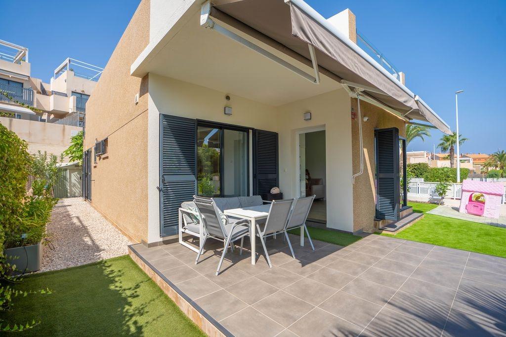 Villa in La Zenia, Alicante, Spain 3 bedrooms, 76 sq.m. No. 165662