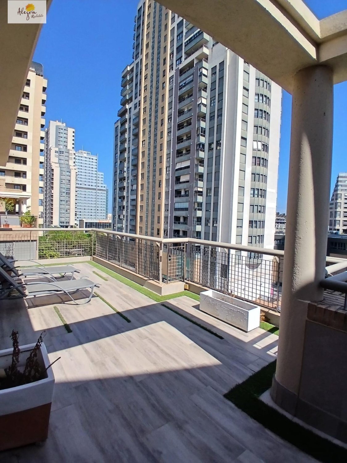 Penthouse in Valencia, Spain 3 bedrooms, 200 sq.m. No. 165663