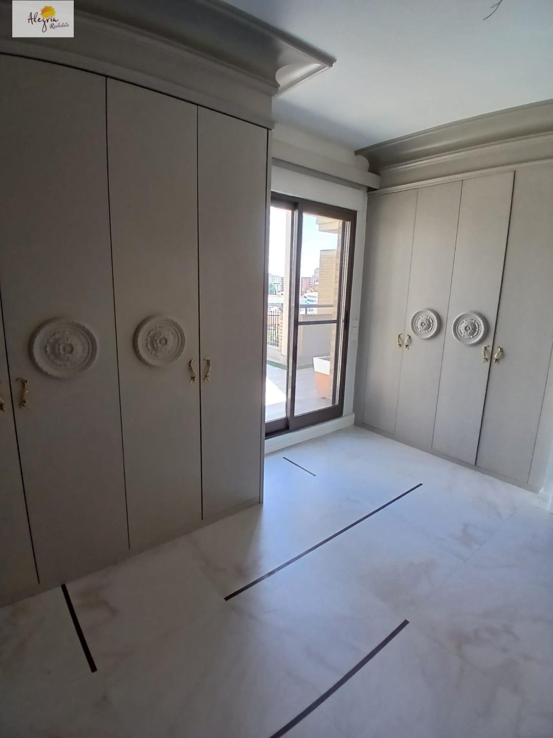 Penthouse in Valencia, Spain 3 bedrooms, 200 sq.m. No. 165663