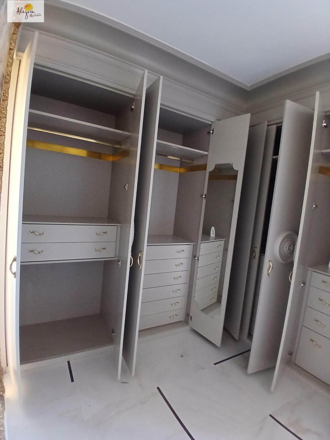 Penthouse in Valencia, Spain 3 bedrooms, 200 sq.m. No. 165663