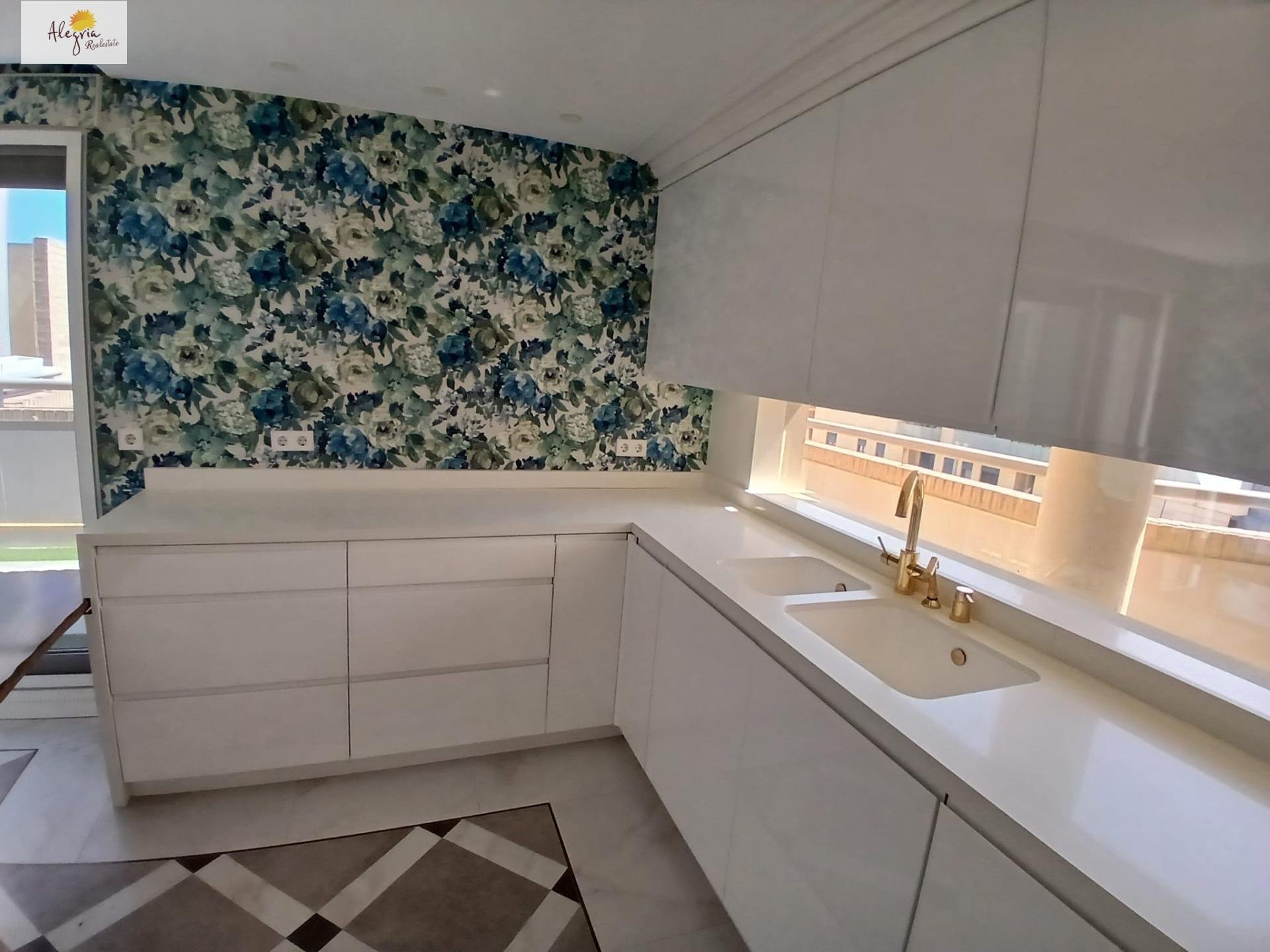 Penthouse in Valencia, Spain 3 bedrooms, 200 sq.m. No. 165663
