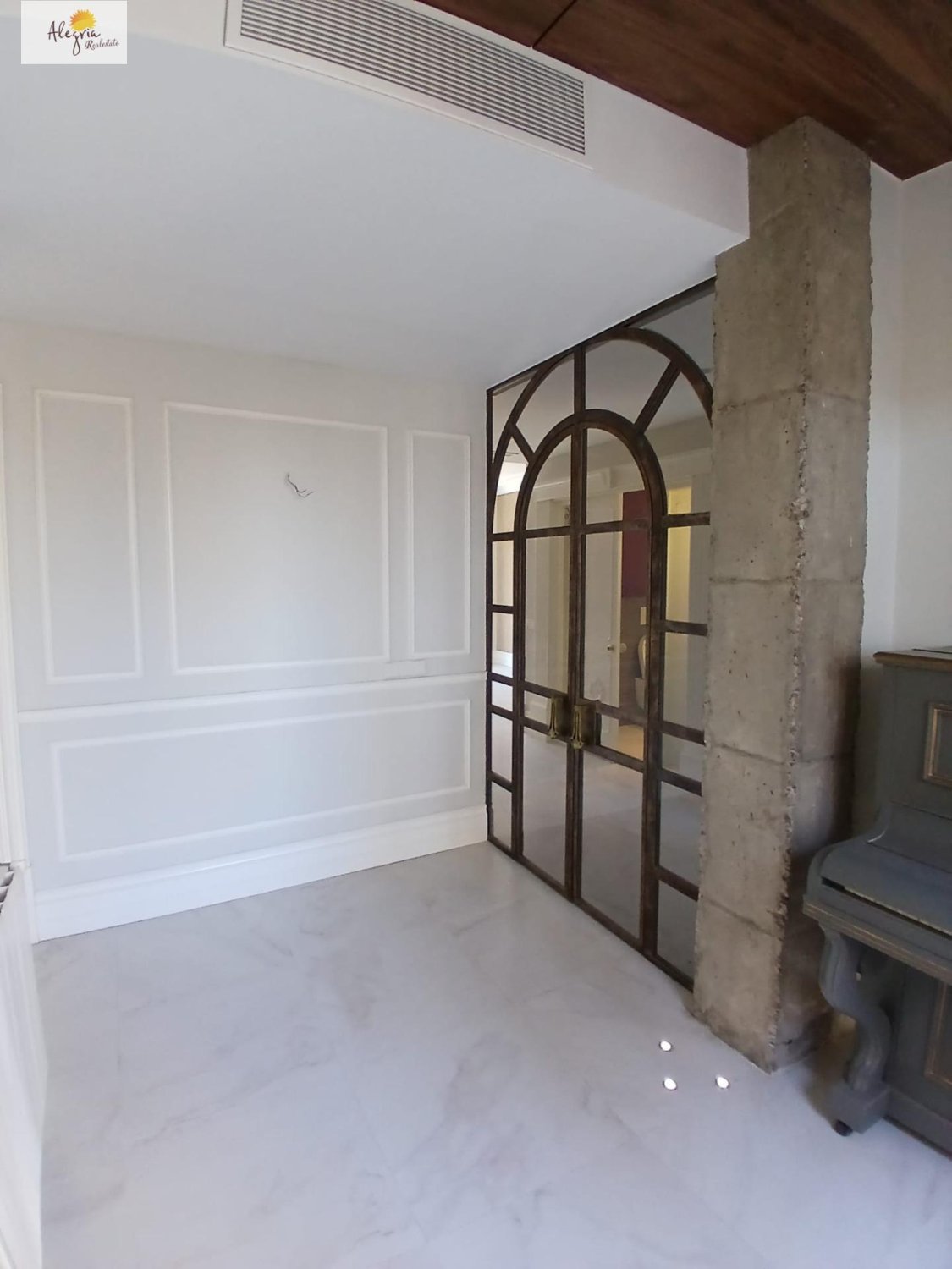 Penthouse in Valencia, Spain 3 bedrooms, 200 sq.m. No. 165663