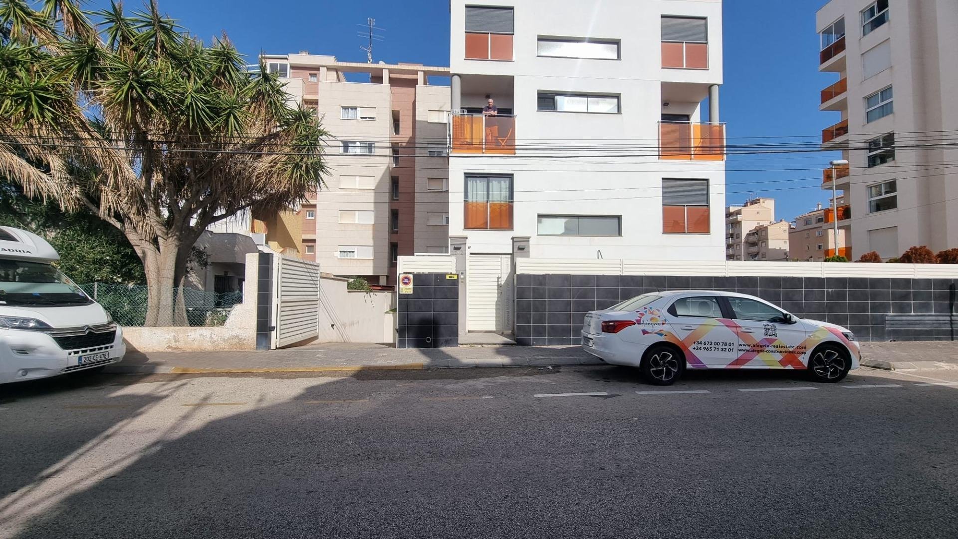 Estacionamiento en Torrevieja, Alicante, España 10 m2 No. 182809