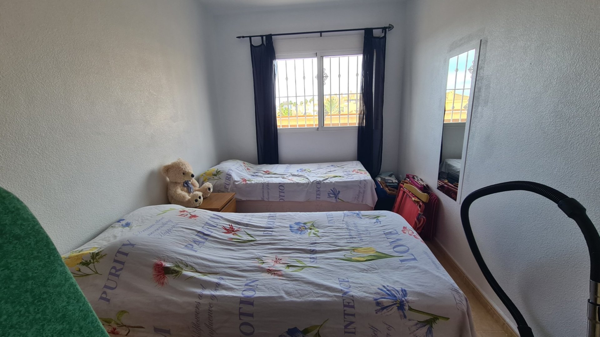 Apartamento en Alicante, España 3 dormitorios,  No. 133643