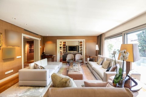 Wohnung in Barcelona, Spanien 5 Schlafzimmer,  Nr. 141020