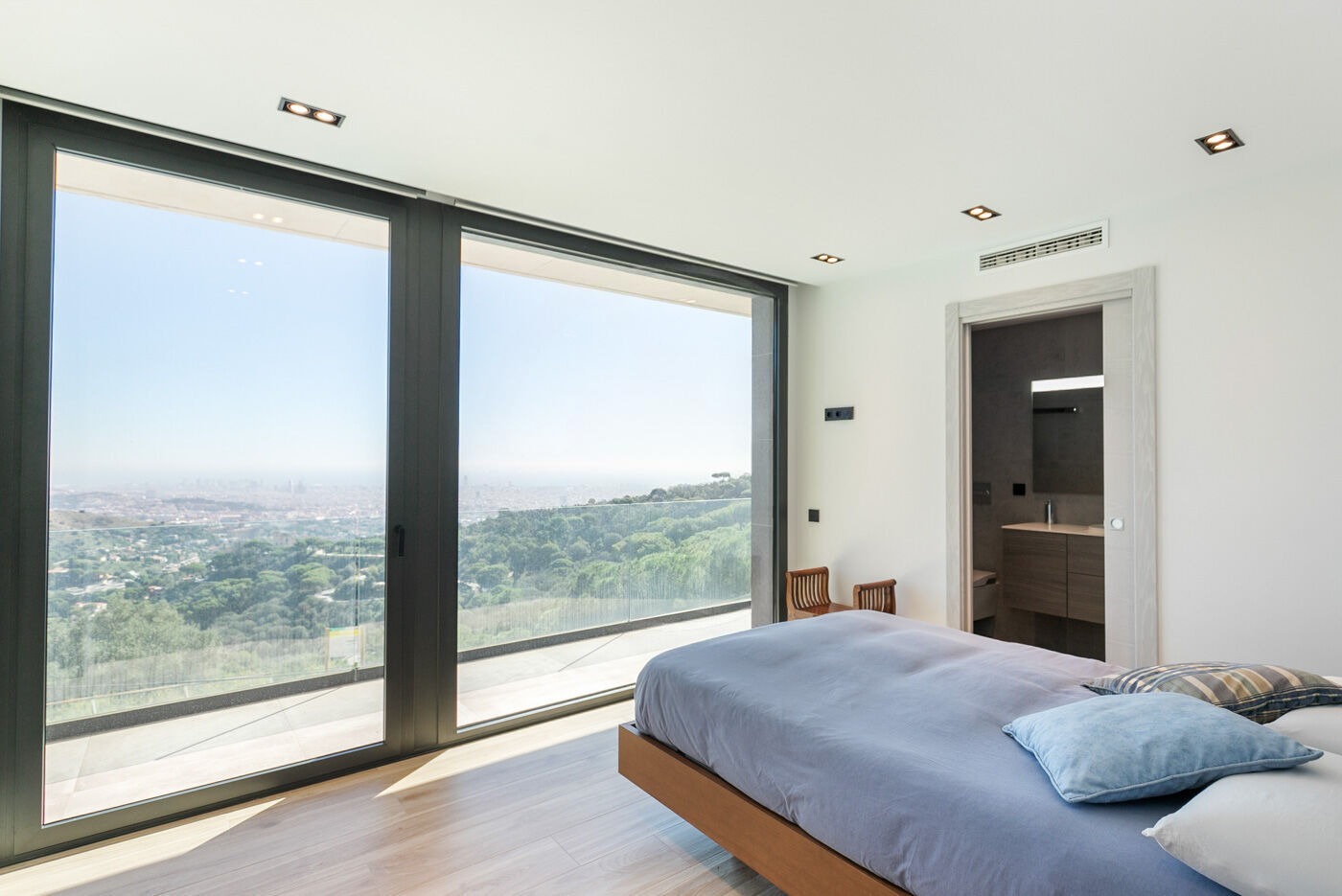 House in Barcelona, Spanien 5 Schlafzimmer,  Nr. 141021