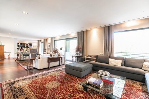 Apartment in Barcelona, Spain 6 bedrooms,  No. 141017