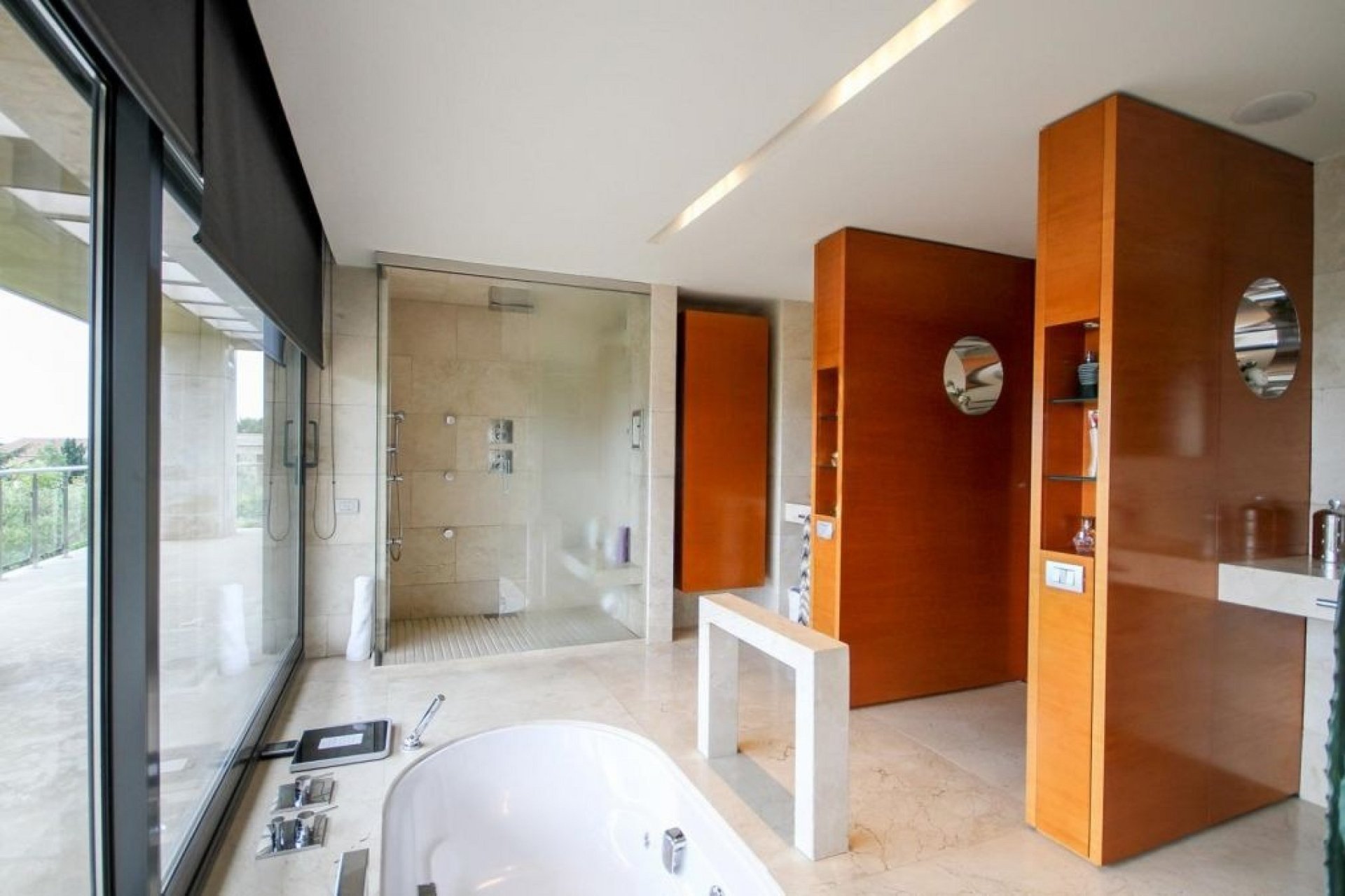 House in Barcelona, Spanien 5 Schlafzimmer,  Nr. 141018