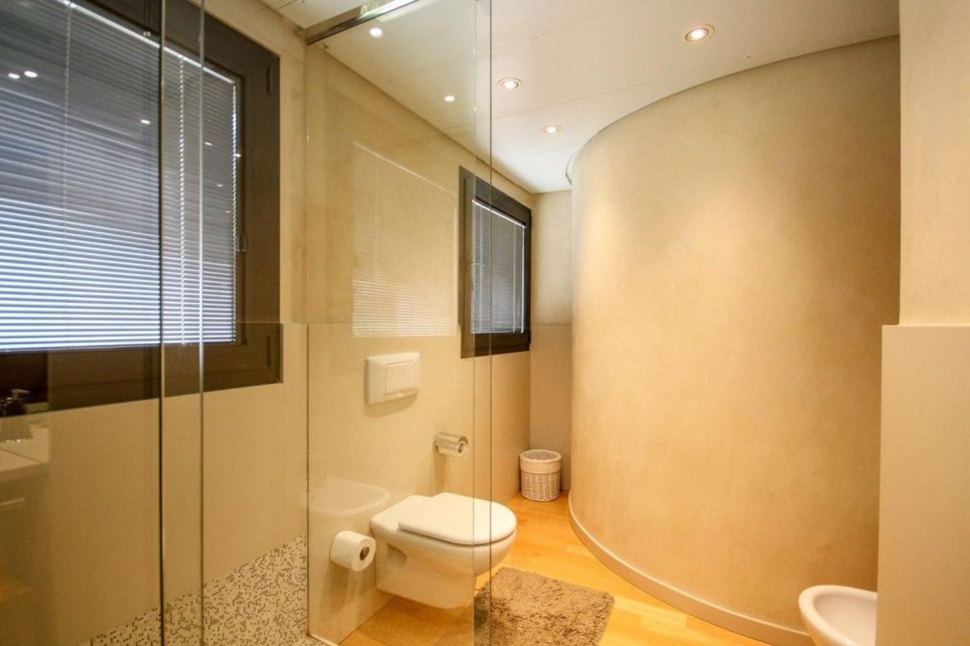 House in Barcelona, Spanien 5 Schlafzimmer,  Nr. 141018