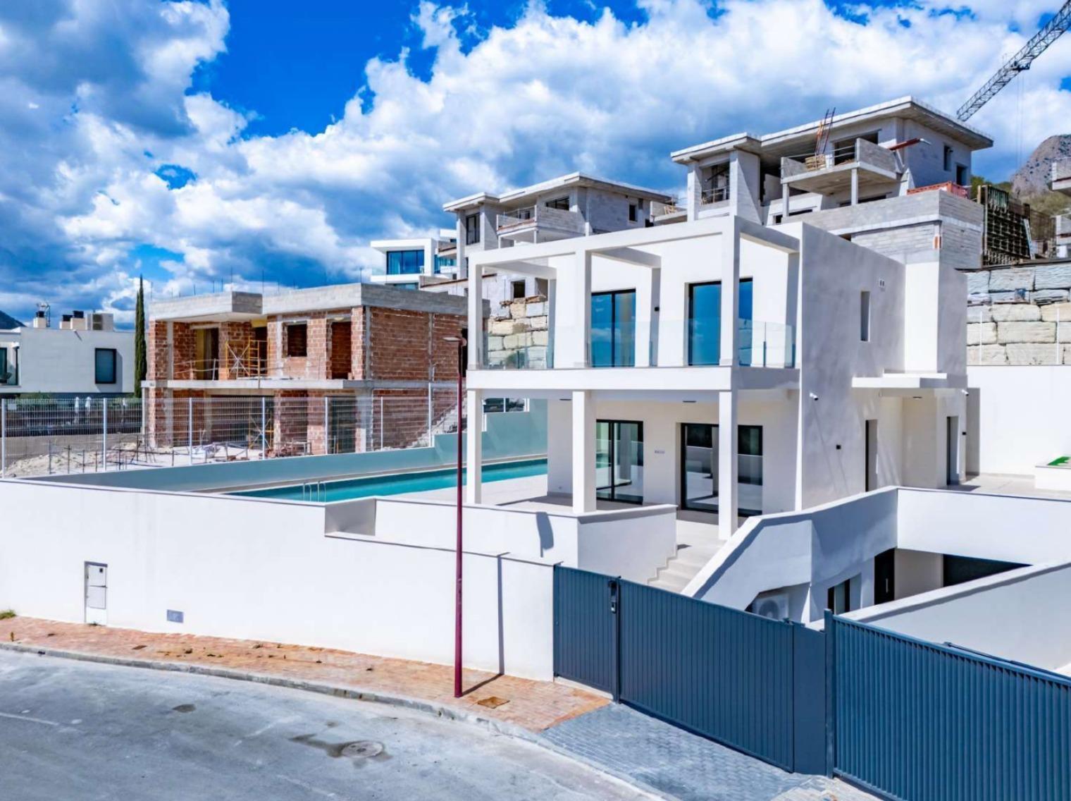 Villa a Finestrat, Alicante, Spagna 7 camere da letto, 636 mq. N° 165659