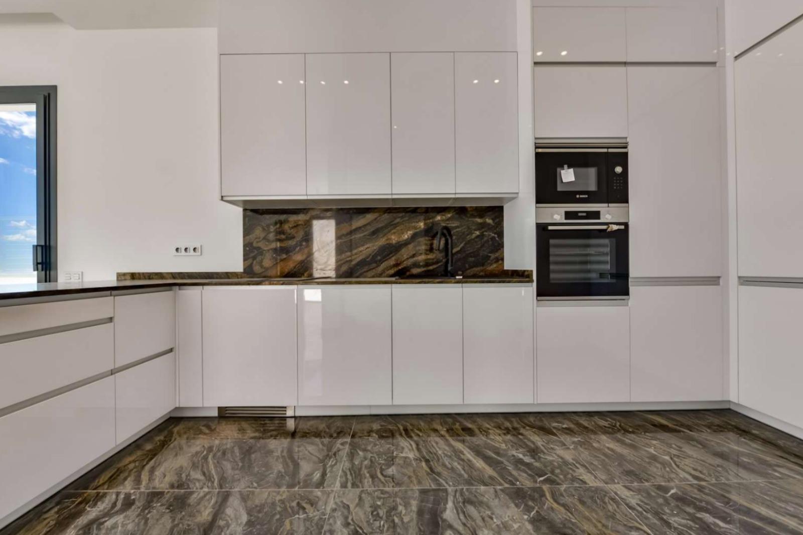 Villa a Finestrat, Alicante, Spagna 7 camere da letto, 636 mq. N° 165659