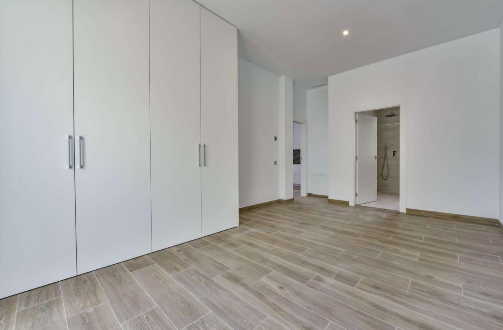 Villa a Finestrat, Alicante, Spagna 7 camere da letto, 636 mq. N° 165659