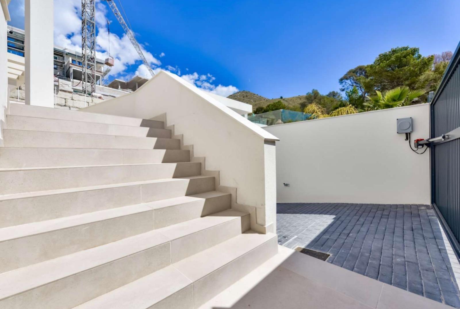 Villa a Finestrat, Alicante, Spagna 7 camere da letto, 636 mq. N° 165659