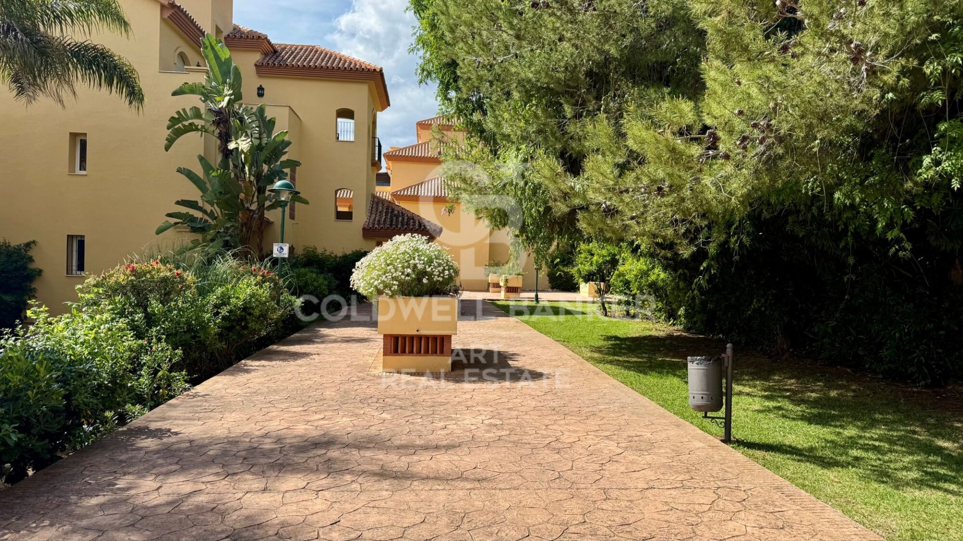 Apartment in Marbella, Malaga, Spain 2 bedrooms, 104 sq.m. No. 157520