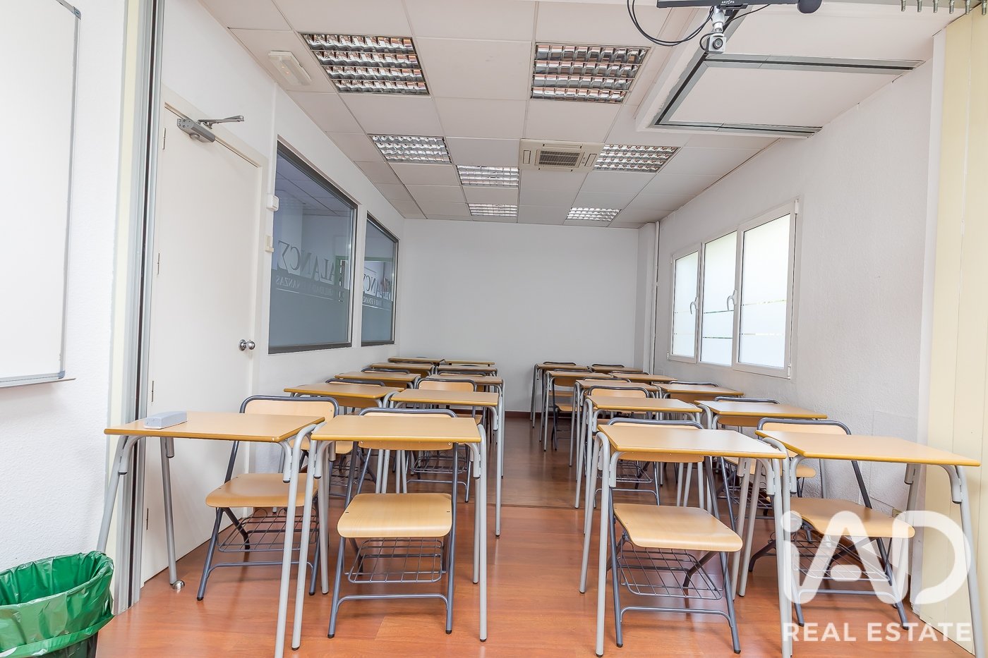 Huoneisto Madrid, Espanja 4 makuuhuonetta, 353 m2 No. 187801