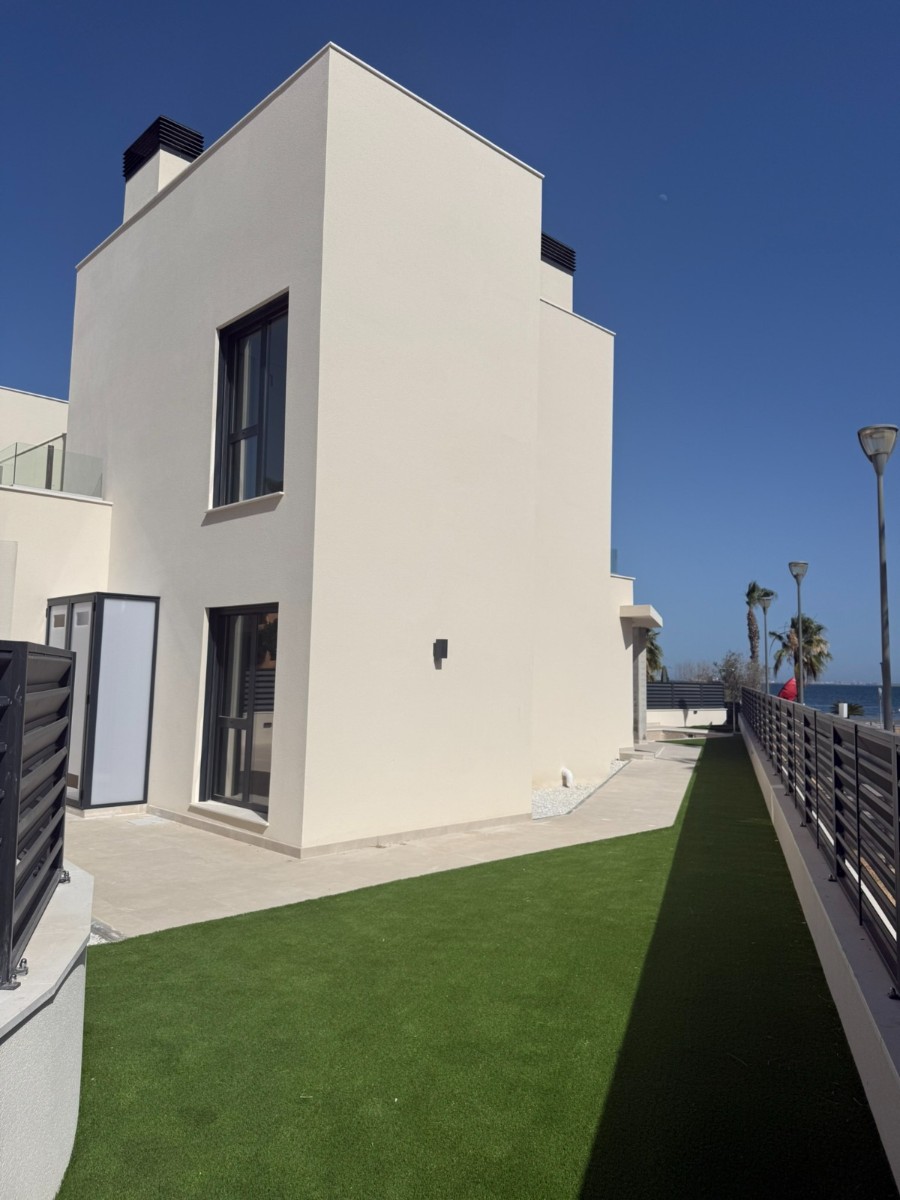 Villa à Los Alcazares, Murcia, Espagne 3 chambres, 125 m2 No. 135288